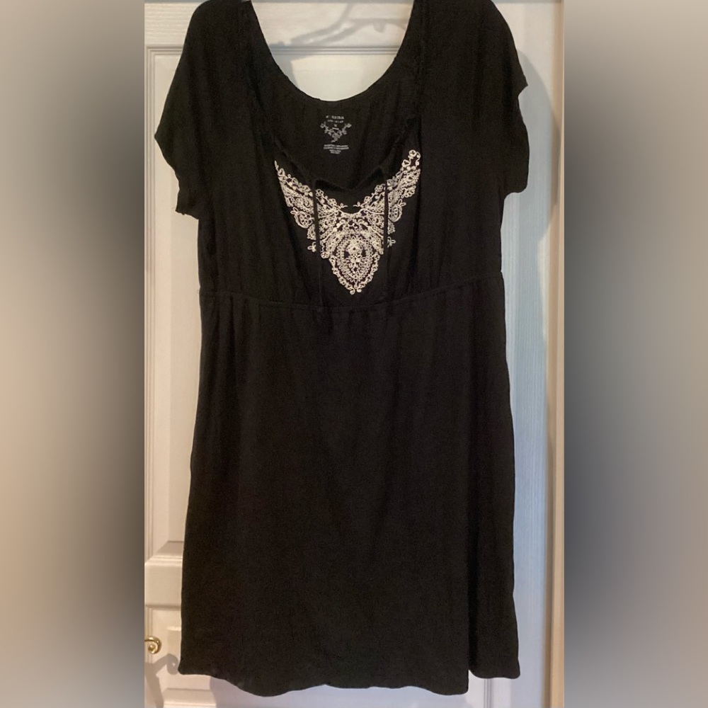 Fabulous beach coverup or dress with intricate pattern on front